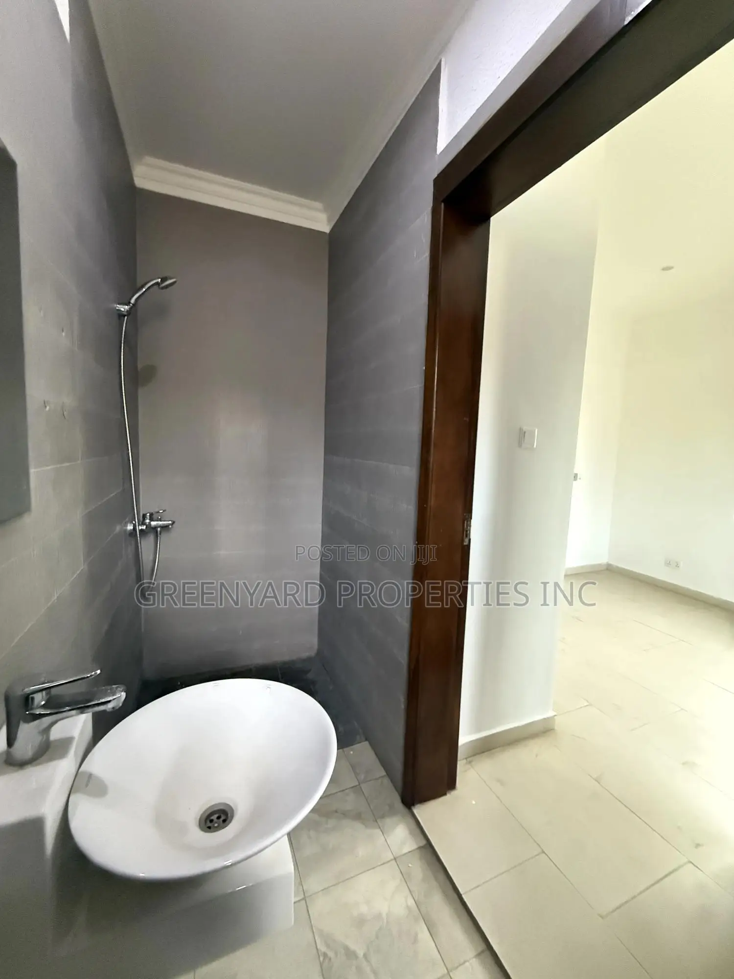 4bdrm Townhouse/Terrace in American House, East Legon for sale in East Legon