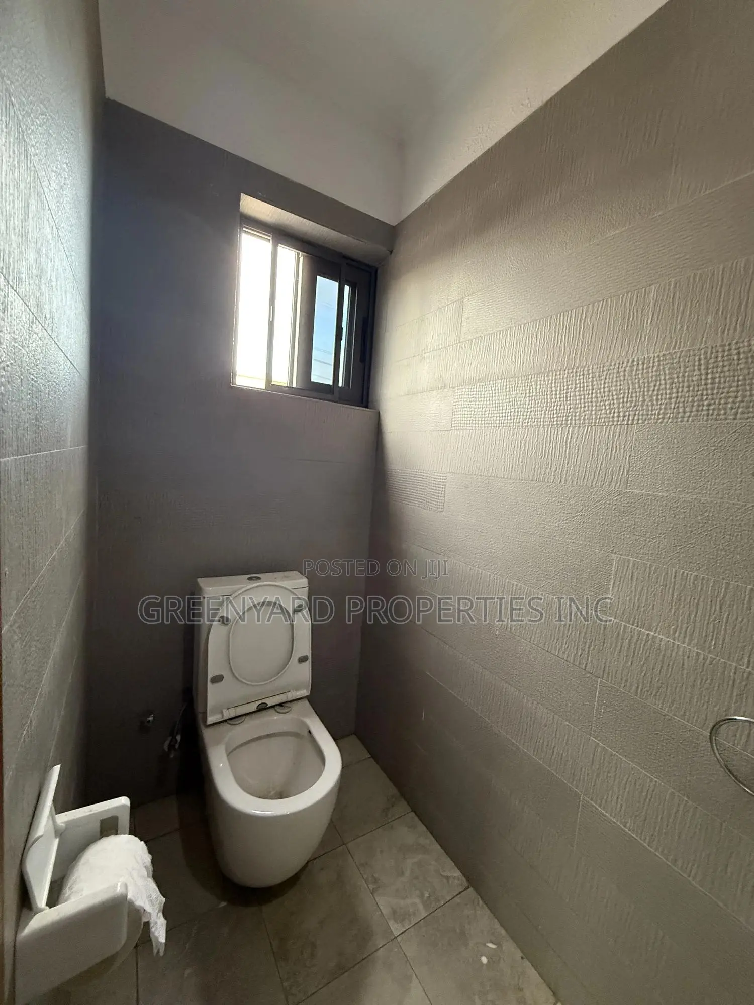 4bdrm Townhouse/Terrace in American House, East Legon for sale in East Legon