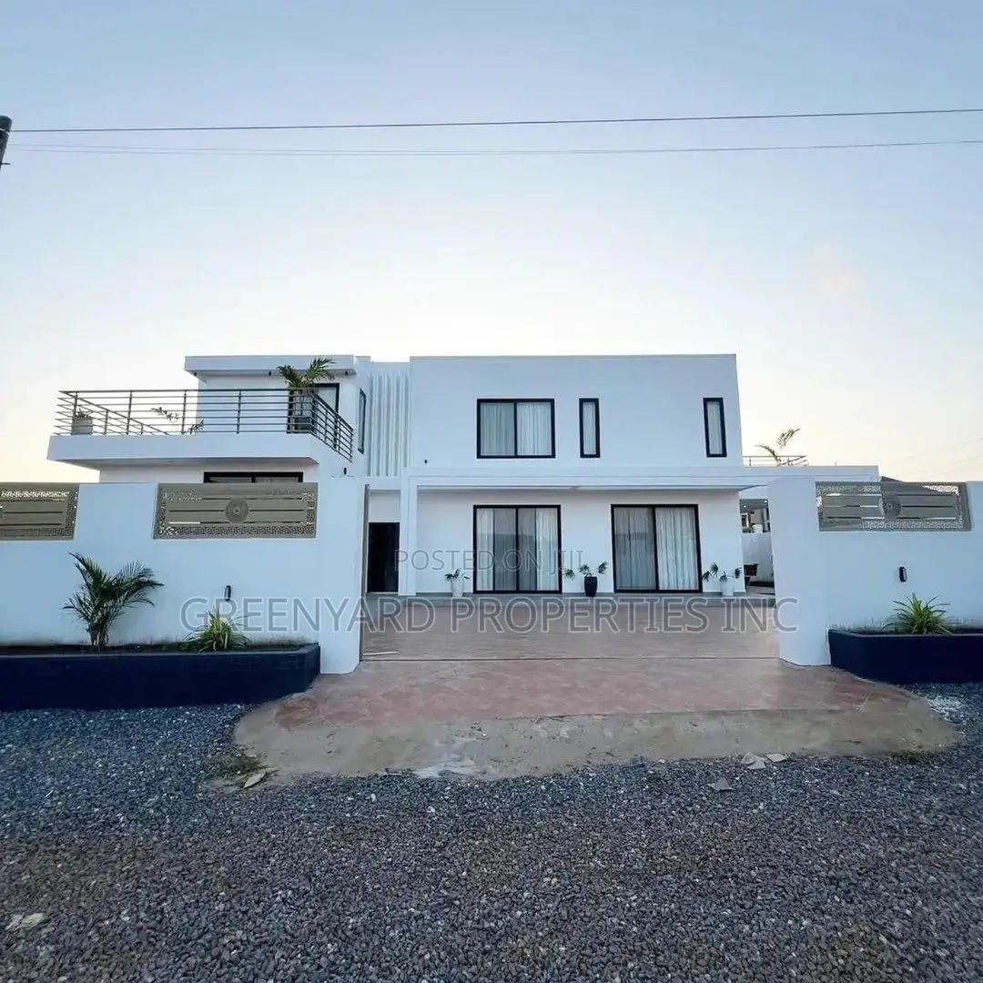 Furnished 4bdrm House in Hills, East Legon for sale in East Legon