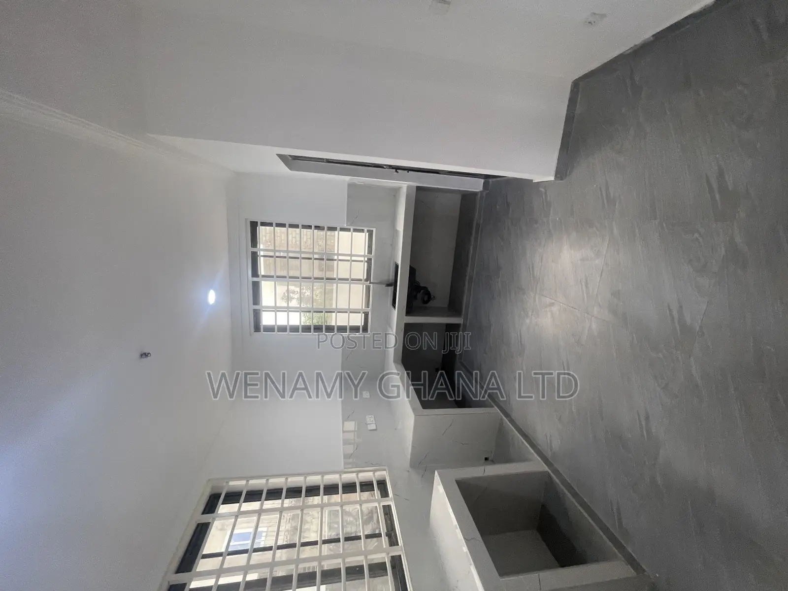 3bdrm Townhouse/Terrace in Accra for sale in Accra Metropolitan