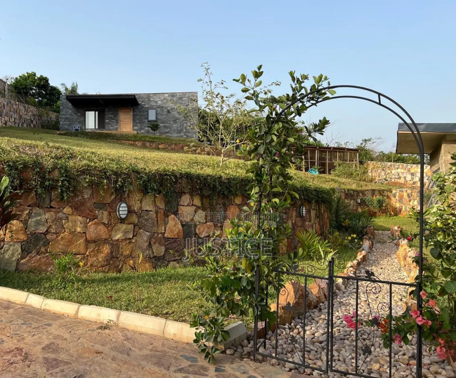 5bdrm Mansion in Aburi for sale in Aburi