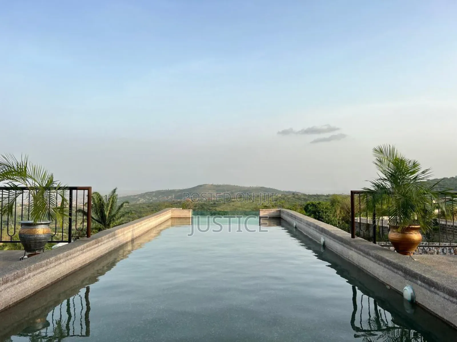5bdrm Mansion in Aburi for sale in Aburi