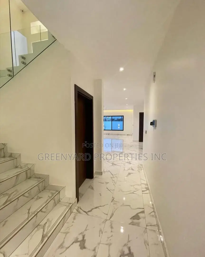 4bdrm House in Lakeside for sale in Lake Side Estate