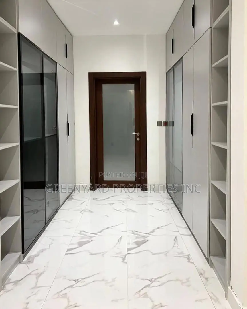 4bdrm House in Lakeside for sale in Lake Side Estate
