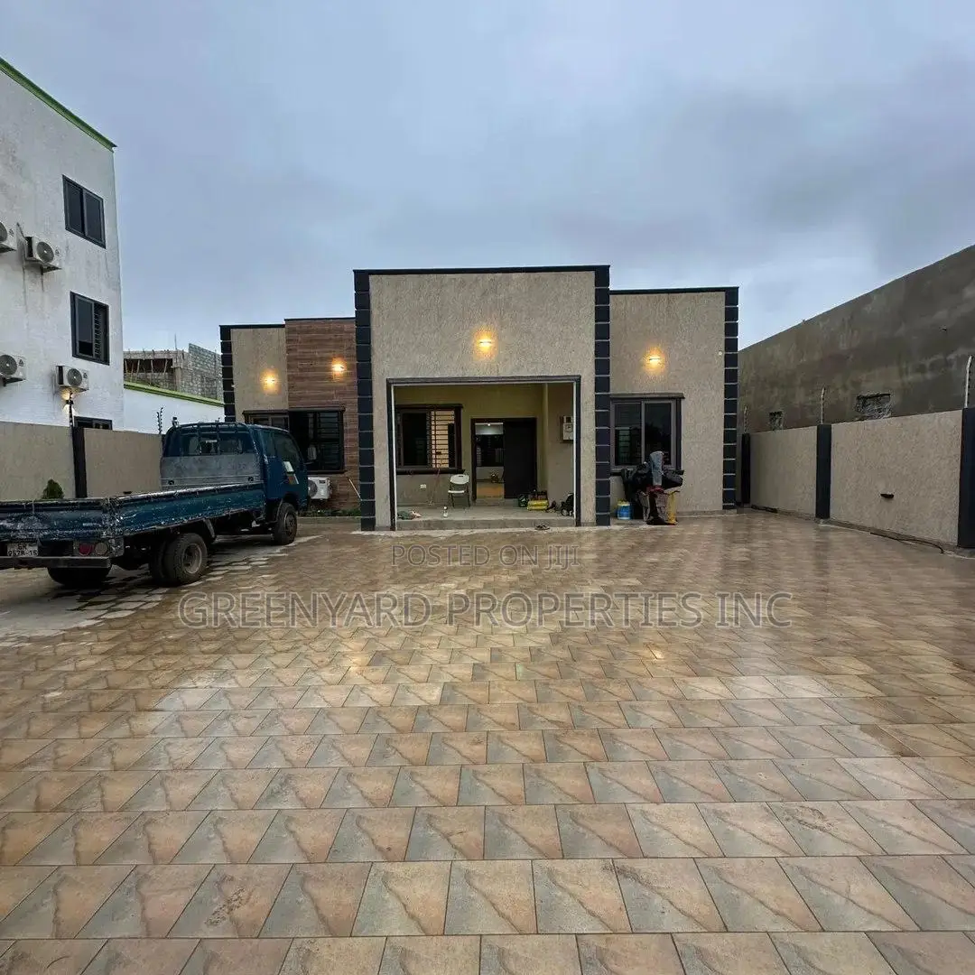3bdrm House in C8, Lake Side Estate for sale in Lake Side Estate