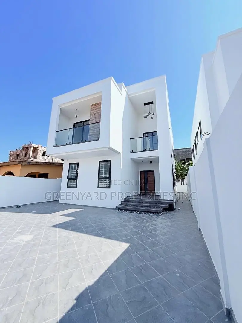 4bdrm House in Sakumono, Spintex for sale in Spintex