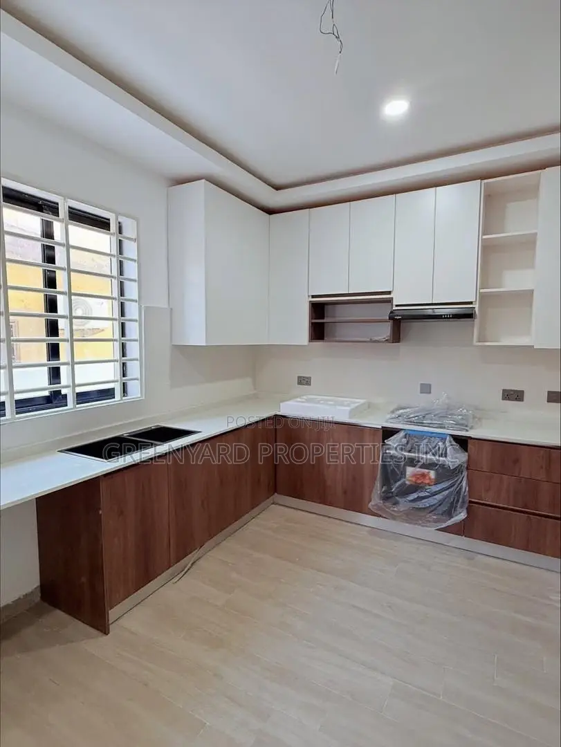 4bdrm House in Sakumono, Spintex for sale in Spintex