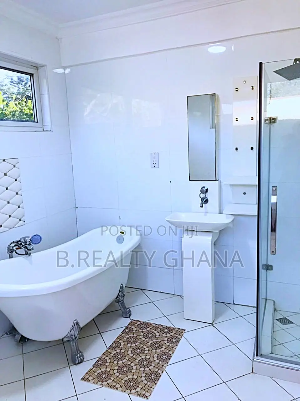 Furnished 4bdrm House in Shopping Arcade Area for sale in Shopping Arcade Area