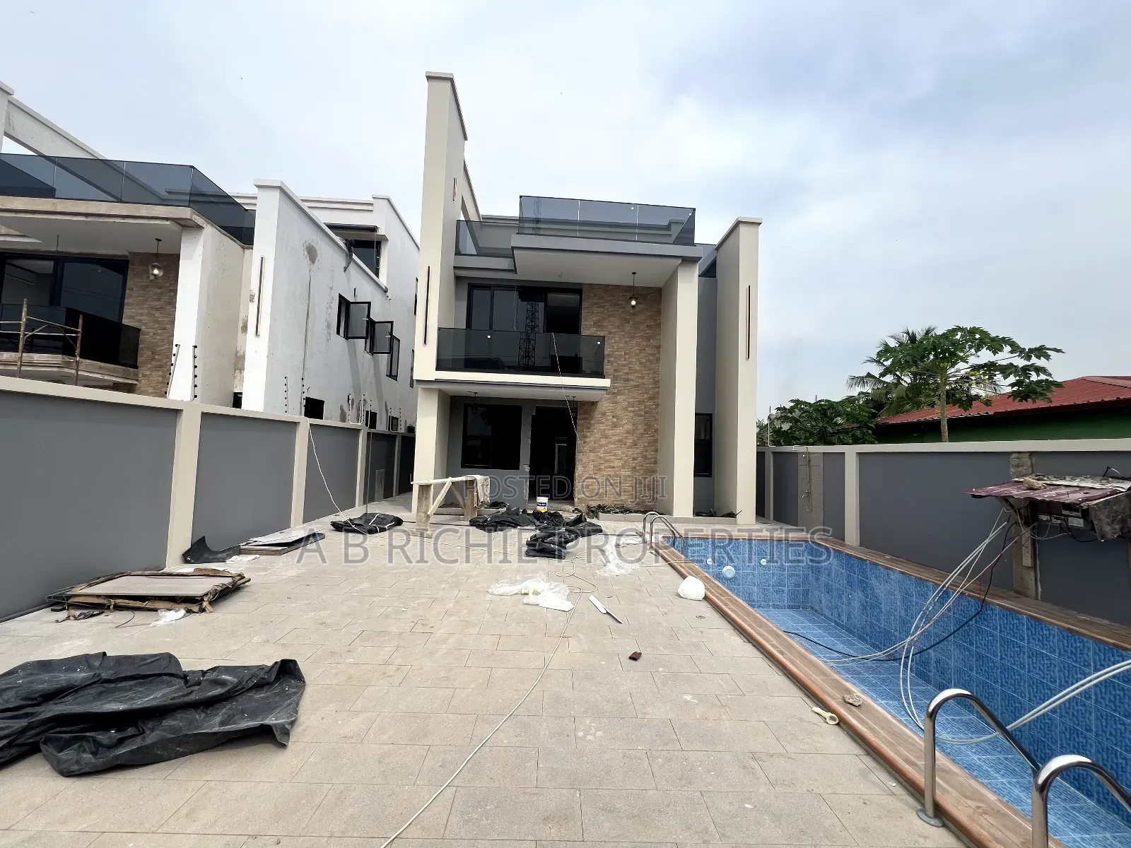 5bdrm Duplex in Ab Richie Properties, Tseaddo for sale in Tseaddo
