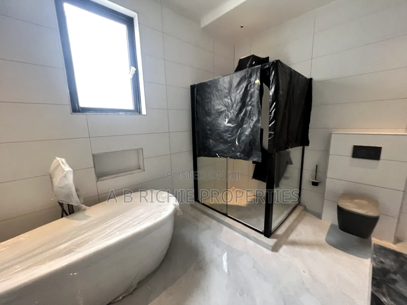5bdrm Duplex in Ab Richie Properties, Tseaddo for sale in Tseaddo