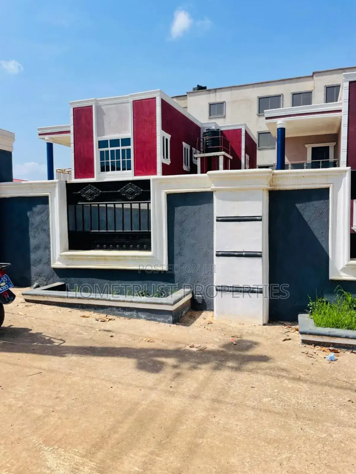5bdrm House in Hometrust Properties, Achimota for sale in Achimota