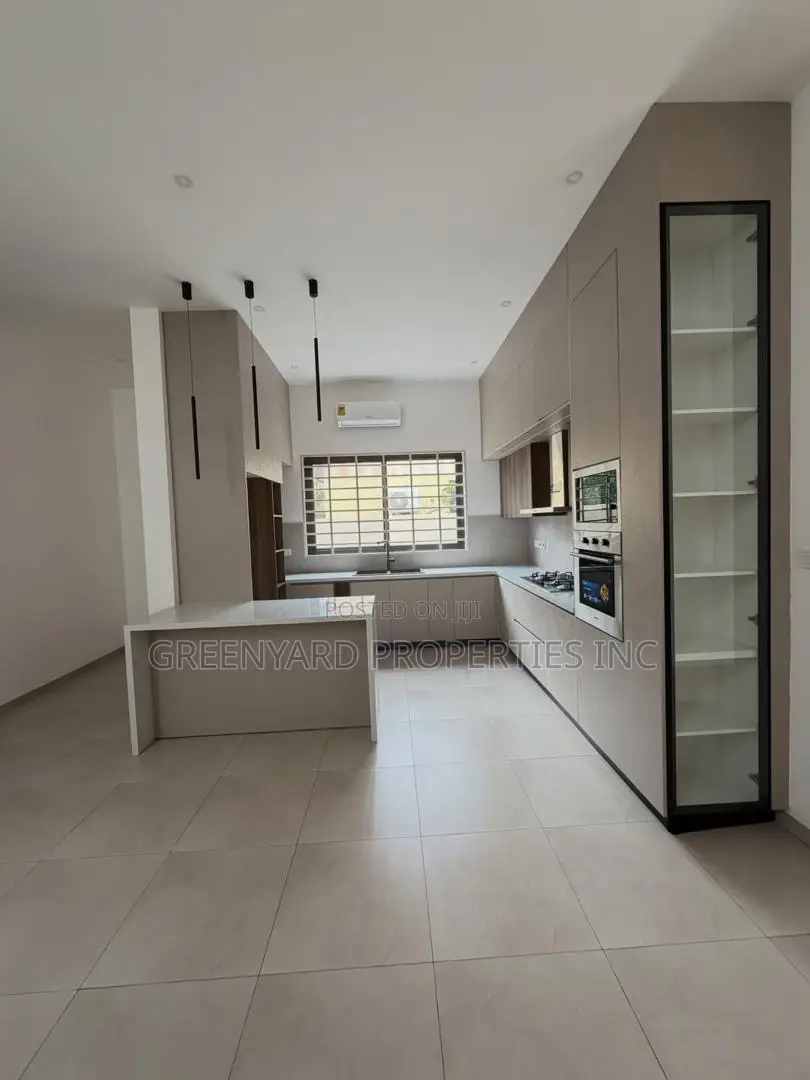 4bdrm House in Com 8, Spintex for sale in Spintex