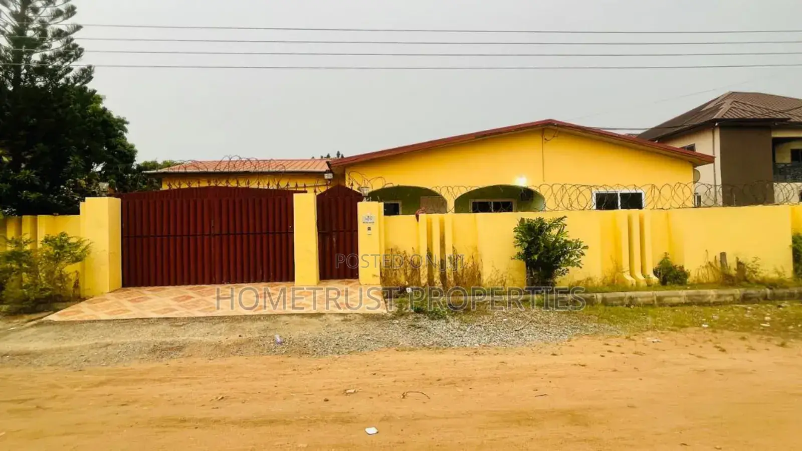 5bdrm Block of Flats in Home Trust, Ablekuma for sale in Ablekuma