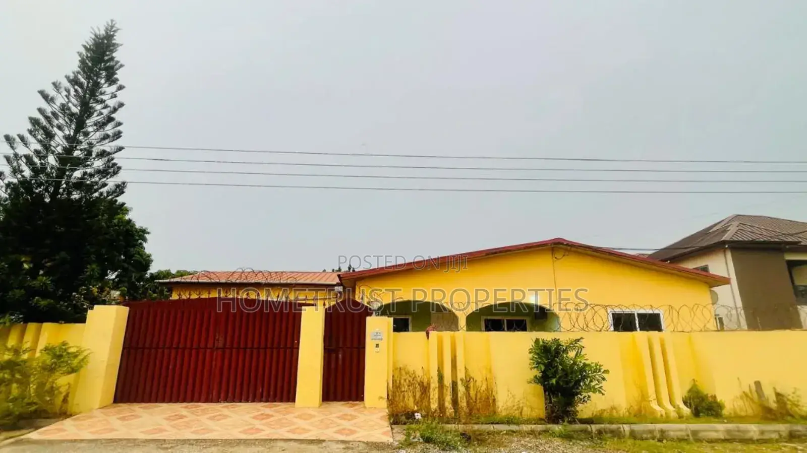 5bdrm Block of Flats in Home Trust, Ablekuma for sale in Ablekuma