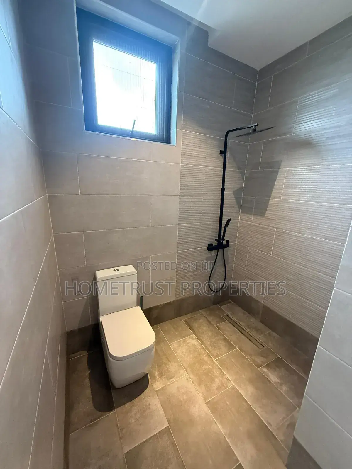 4bdrm Duplex in Hometrust Properties, Nmai-Dzorn for sale in Nmai-Dzorn