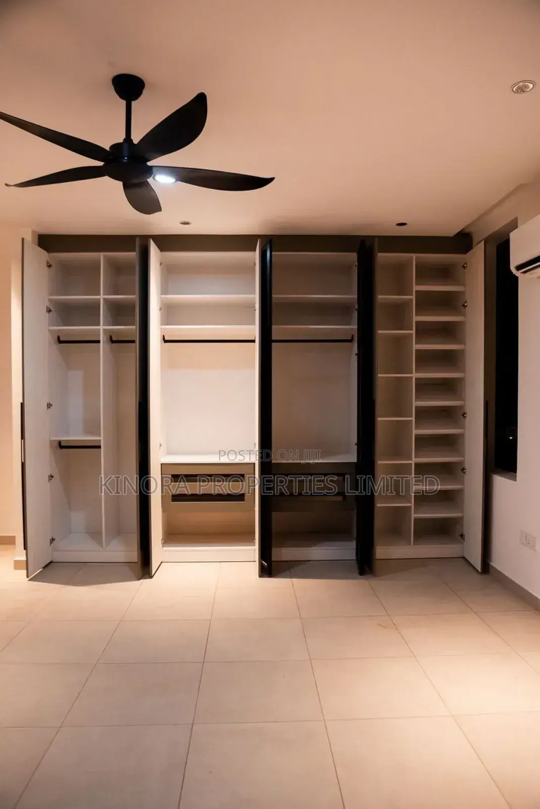 4bdrm Duplex in School Junction for sale in School Junction