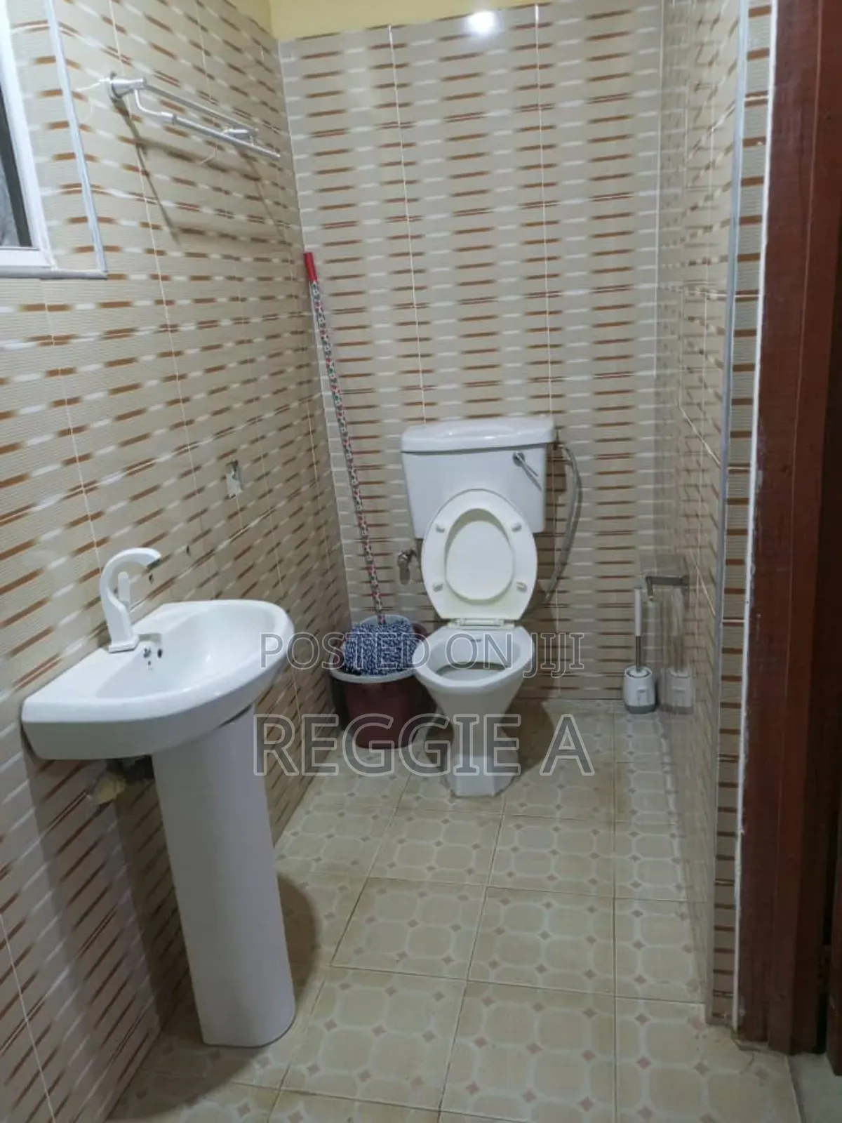 One Bedroom Fully Furnished Studio Ensuite in Radio Gold Area