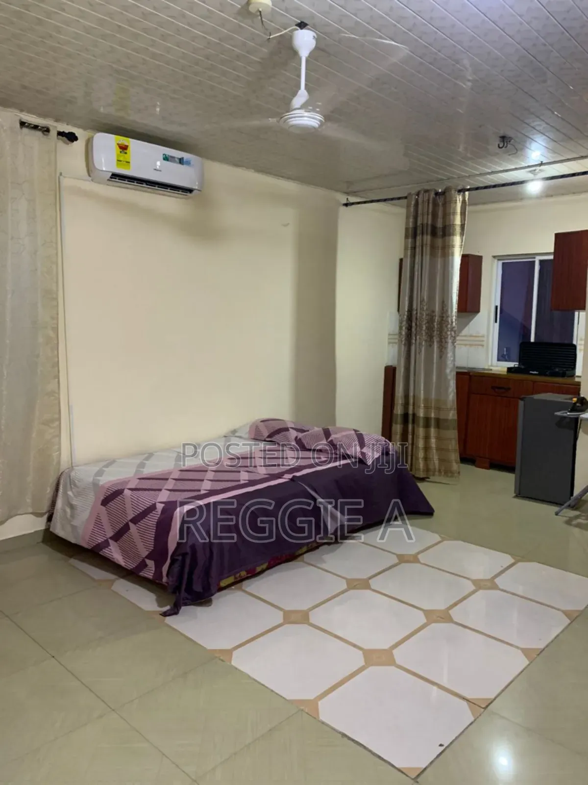 One Bedroom Fully Furnished Studio Ensuite in Radio Gold Area