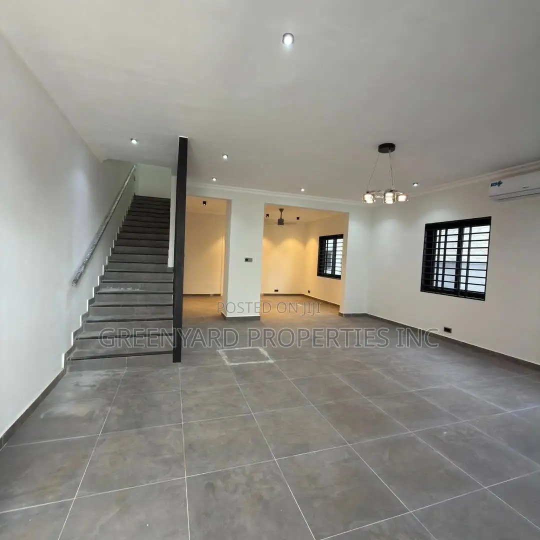 3bdrm House in Lakeside C8 for sale in Lake Side Estate