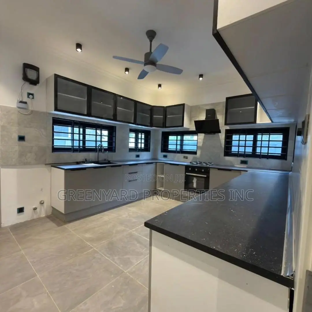 3bdrm House in Lakeside C8 for sale in Lake Side Estate