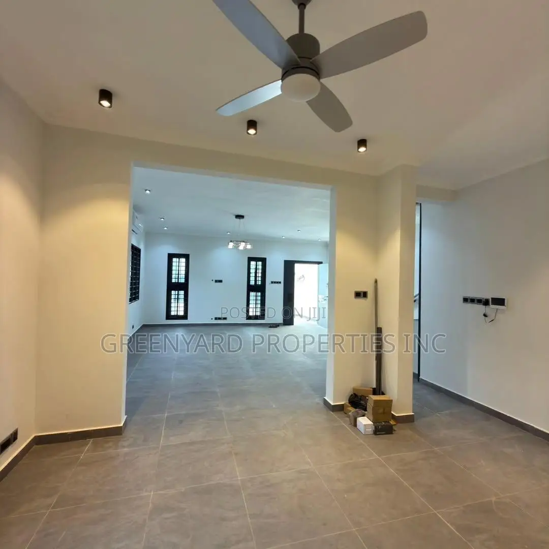 3bdrm House in Lakeside C8 for sale in Lake Side Estate