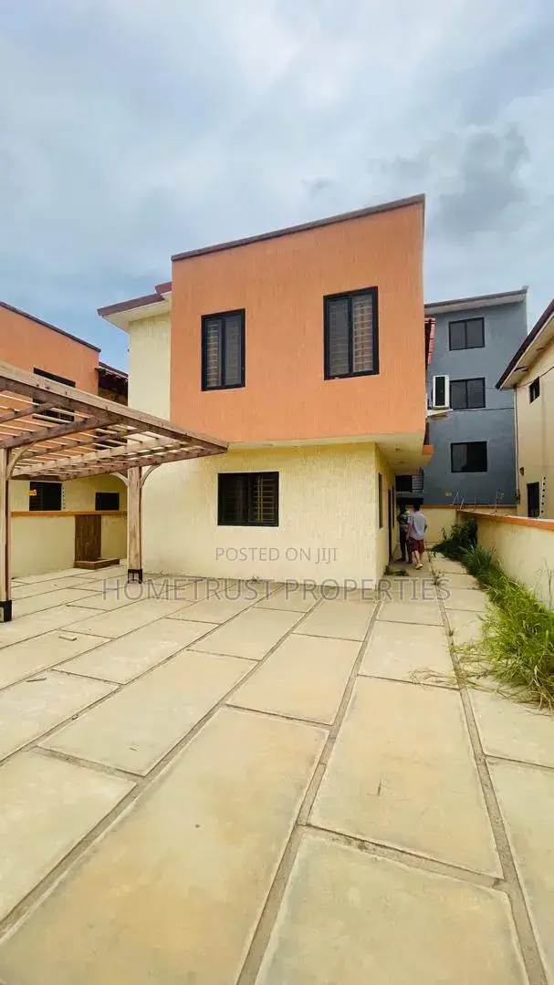 2bdrm Duplex in Achimota Mall Area for sale in The Mall