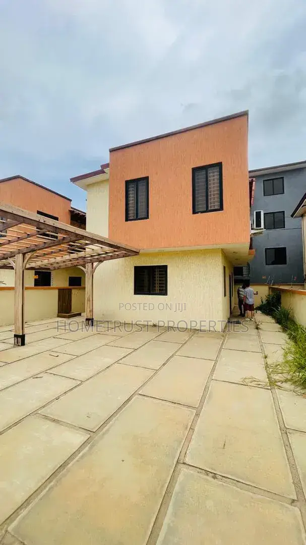 2bdrm Duplex in Achimota Mall Area for sale in The Mall