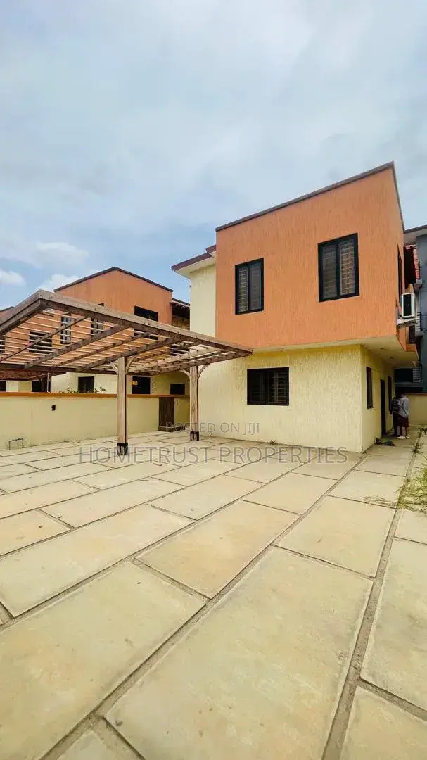 2bdrm Duplex in Achimota Mall Area for sale in The Mall