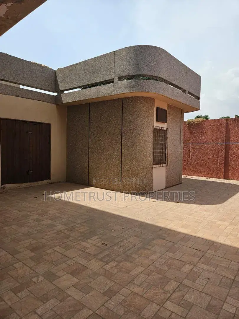 7bdrm House in Achimota Kingsby, Mile 7 for sale in Mile 7
