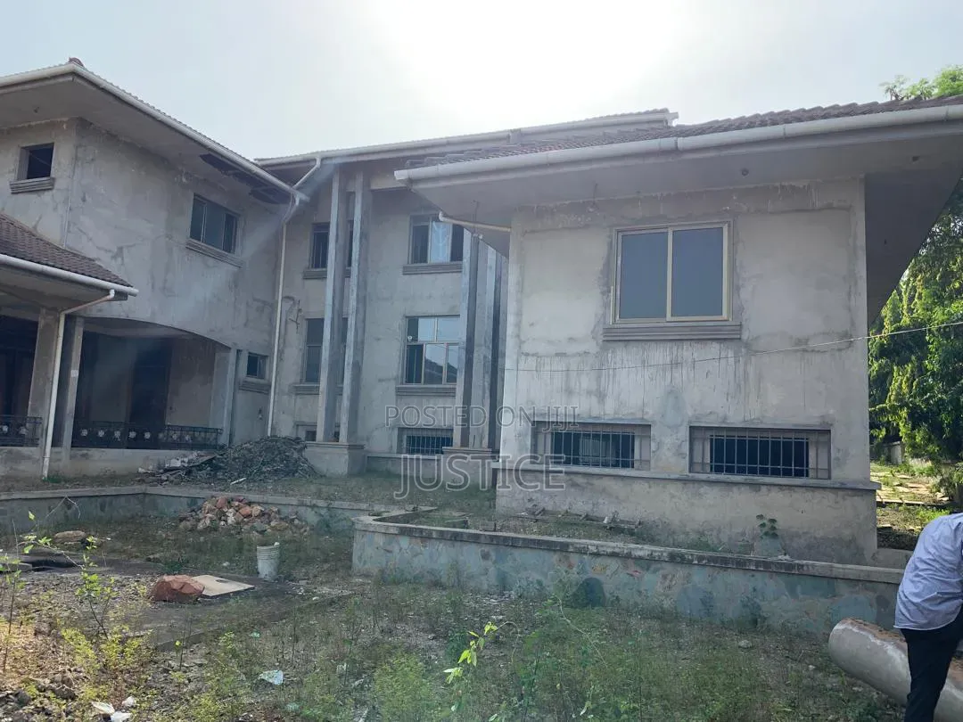 12bdrm Mansion in East Airport, Tseaddo for sale in Tseaddo