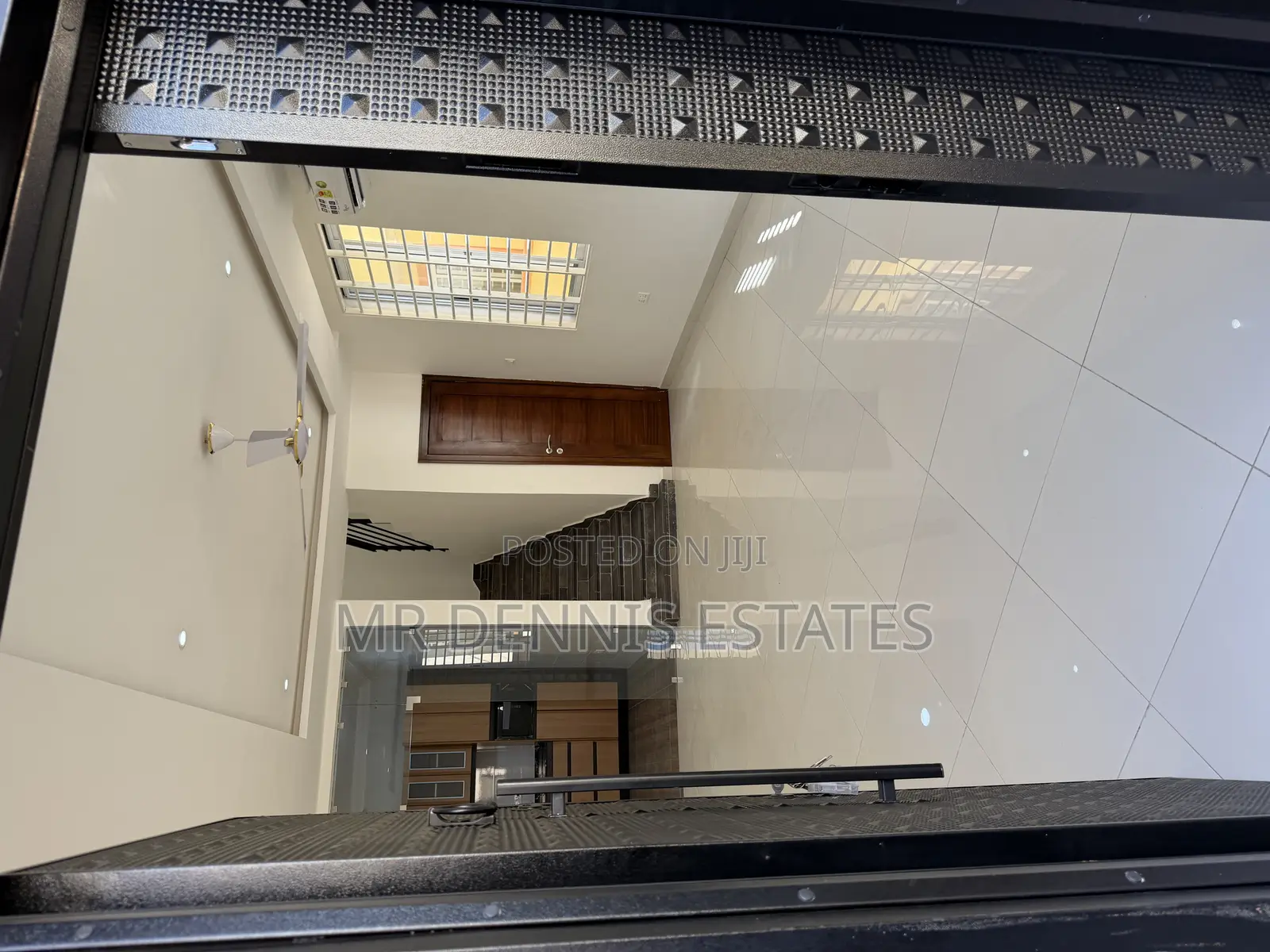 2bdrm Maisonette in Mr Dennis Estates, Achimota for sale in Achimota