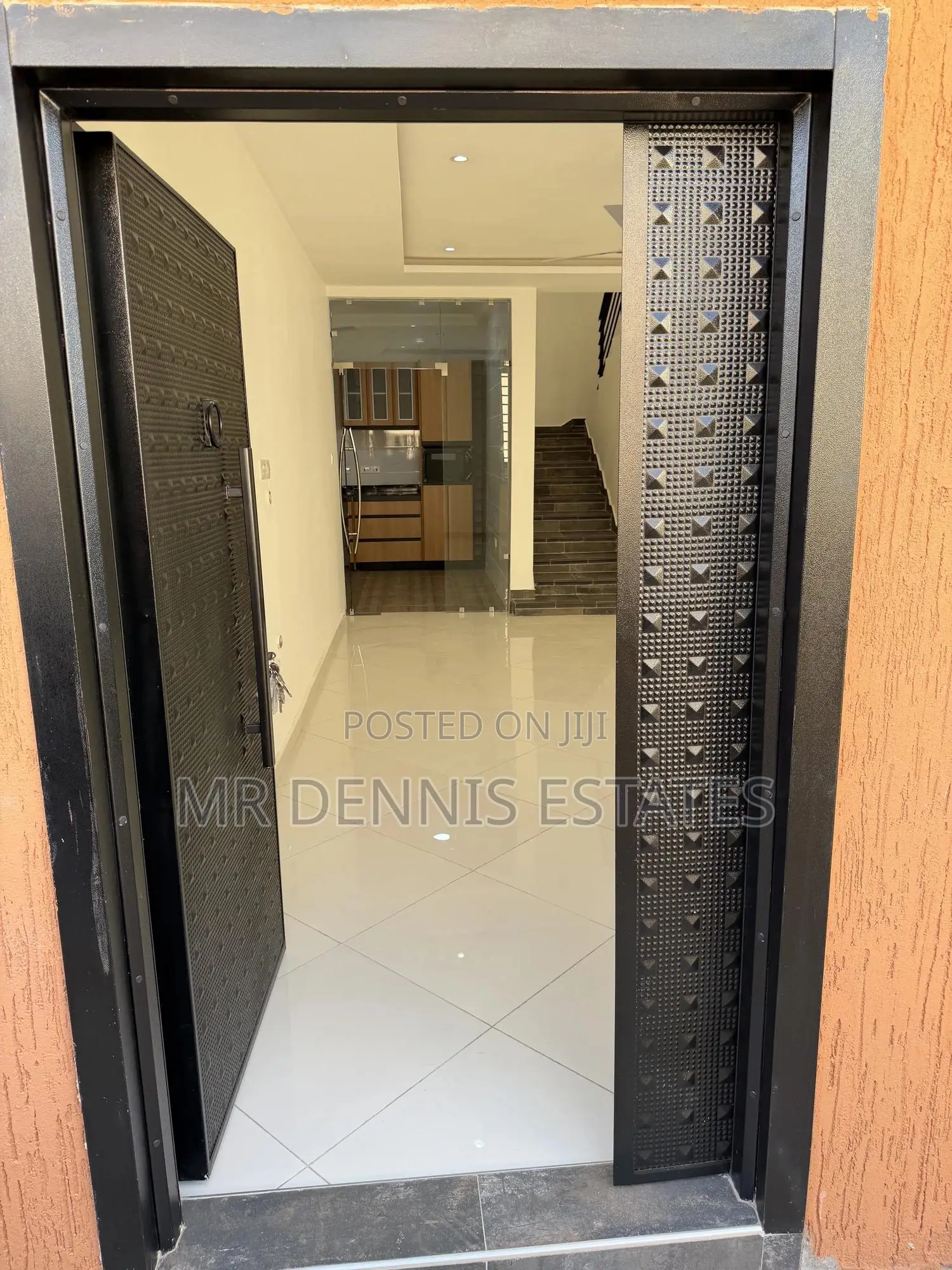 2bdrm Maisonette in Mr Dennis Estates, Achimota for sale in Achimota