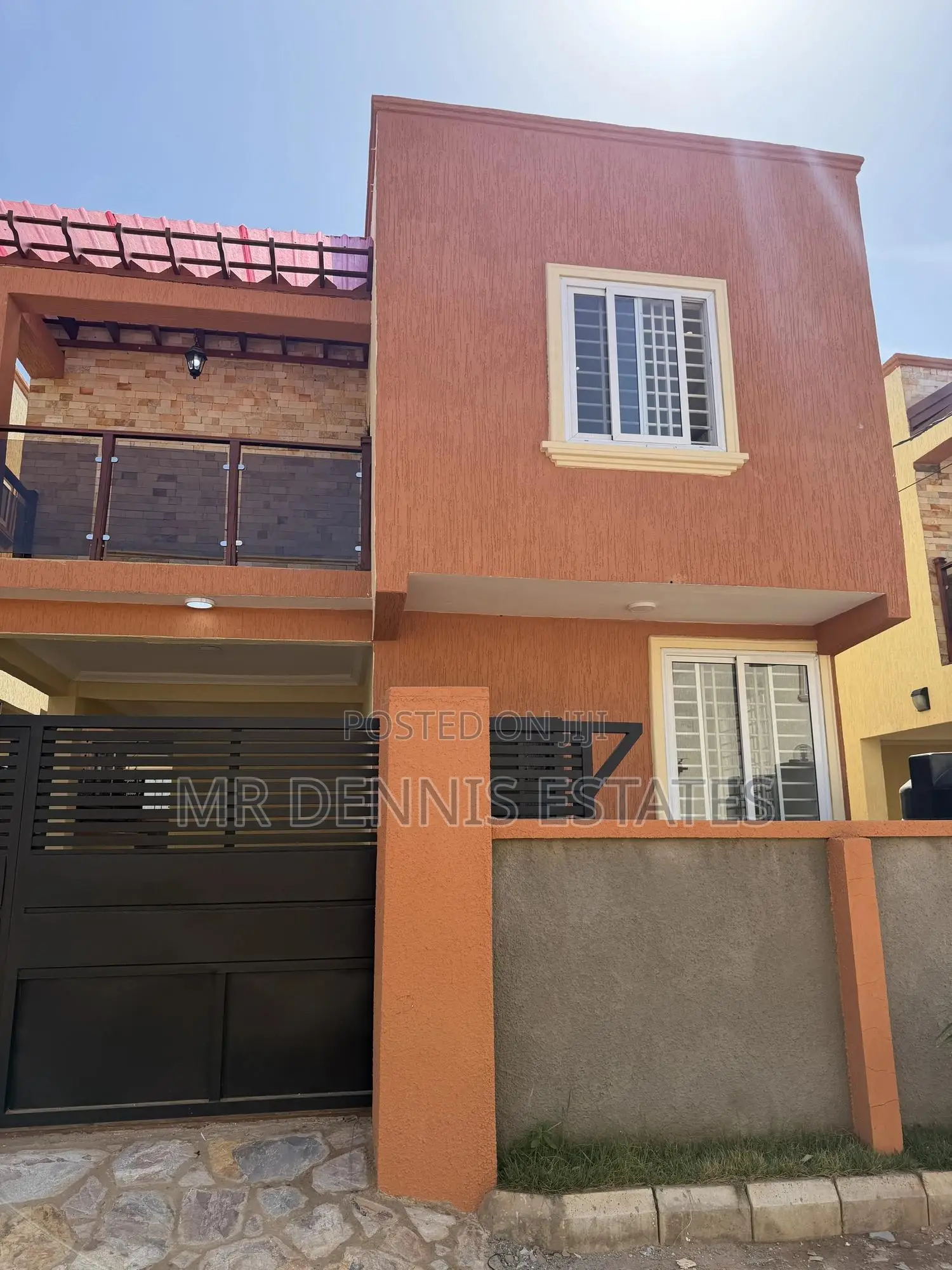 2bdrm Maisonette in Mr Dennis Estates, Achimota for sale in Achimota