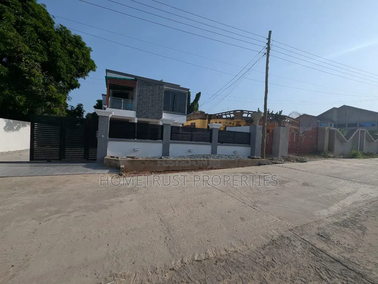 3bdrm Duplex in Achimota Cfc, The Mall for sale in The Mall