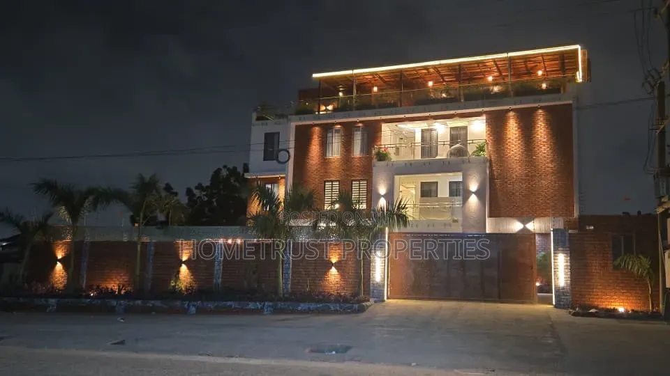 Furnished 20bdrm Apartment in East Legon Ars, American House for sale in American House