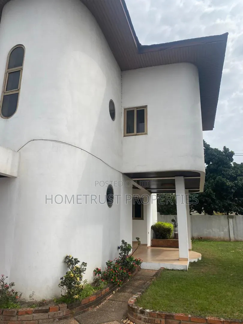 5bdrm House in Achimota Cfc for sale in CFC Estates