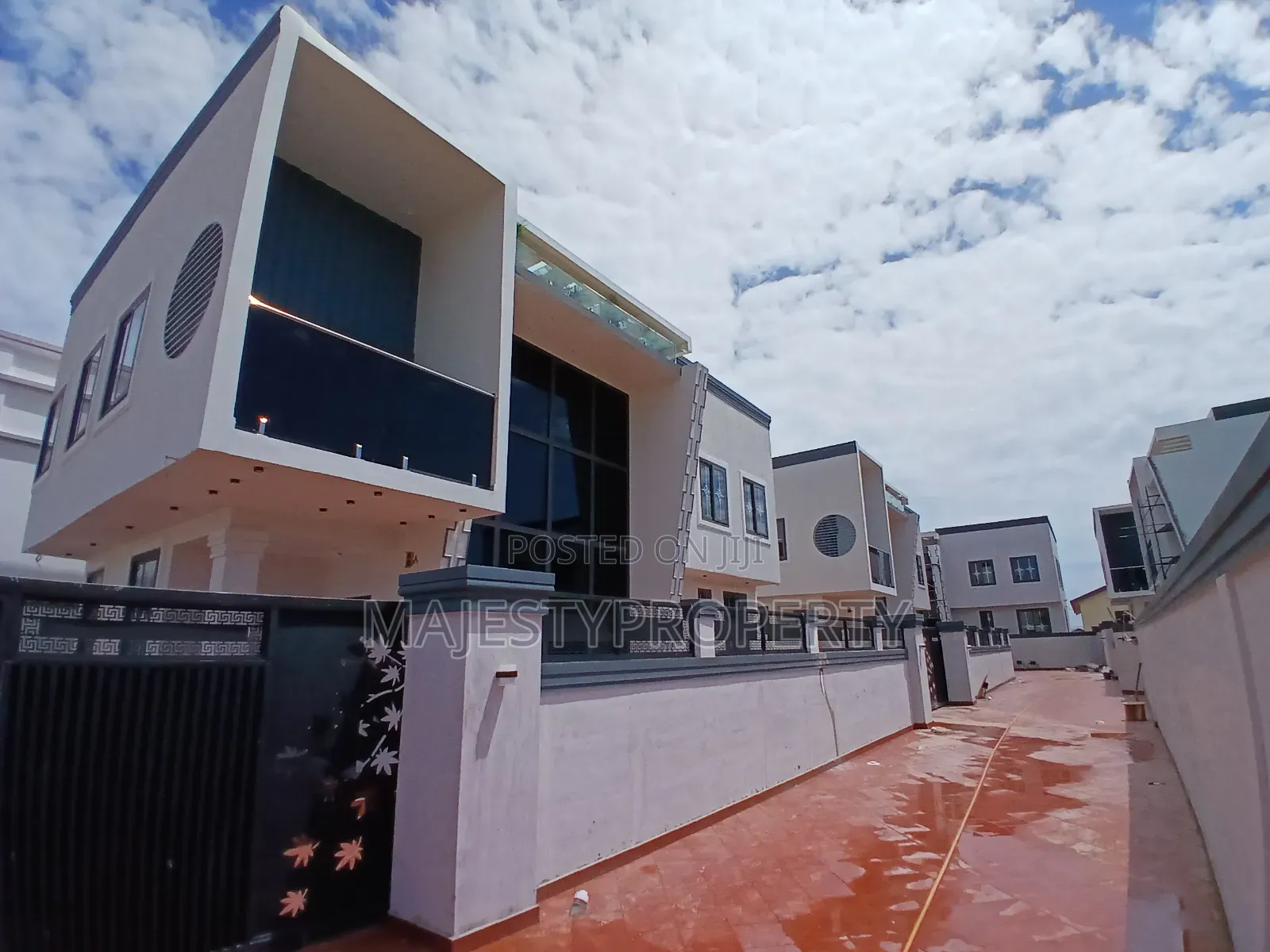 4bdrm Duplex in Okpoigonor, Manet Court for sale in Manet Court