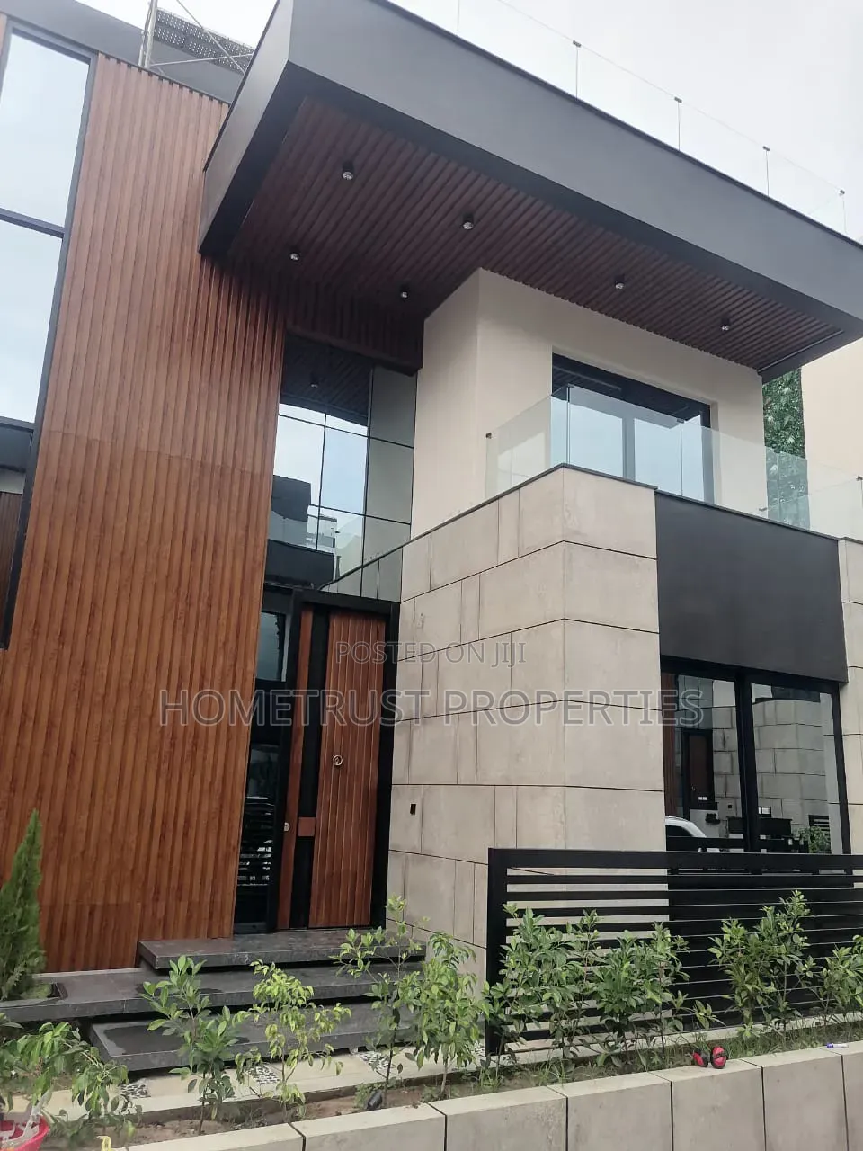Furnished 5bdrm Duplex in Cantonment, US Embassy Area for sale in US Embassy Area