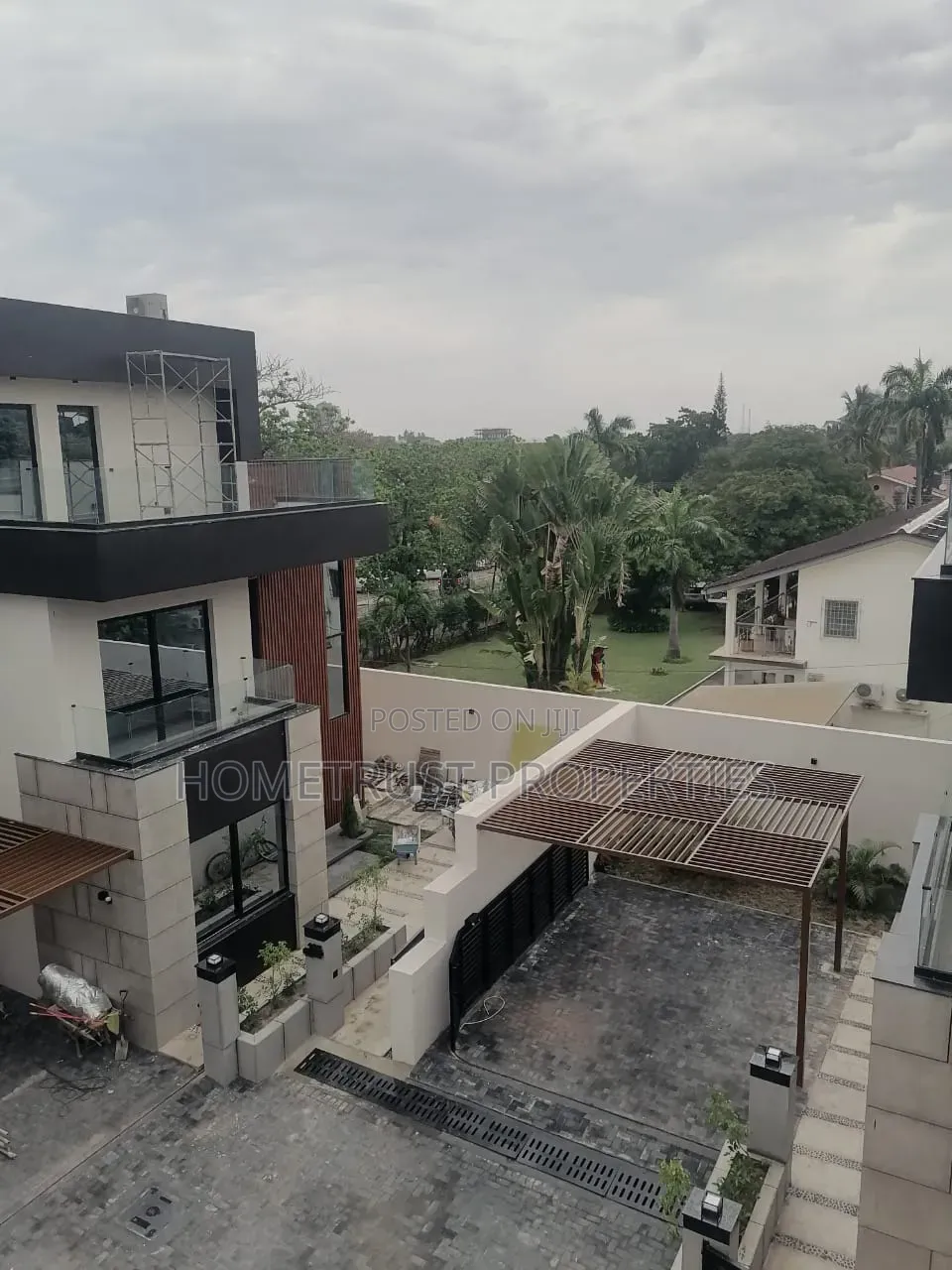 Furnished 5bdrm Duplex in Cantonment, US Embassy Area for sale in US Embassy Area