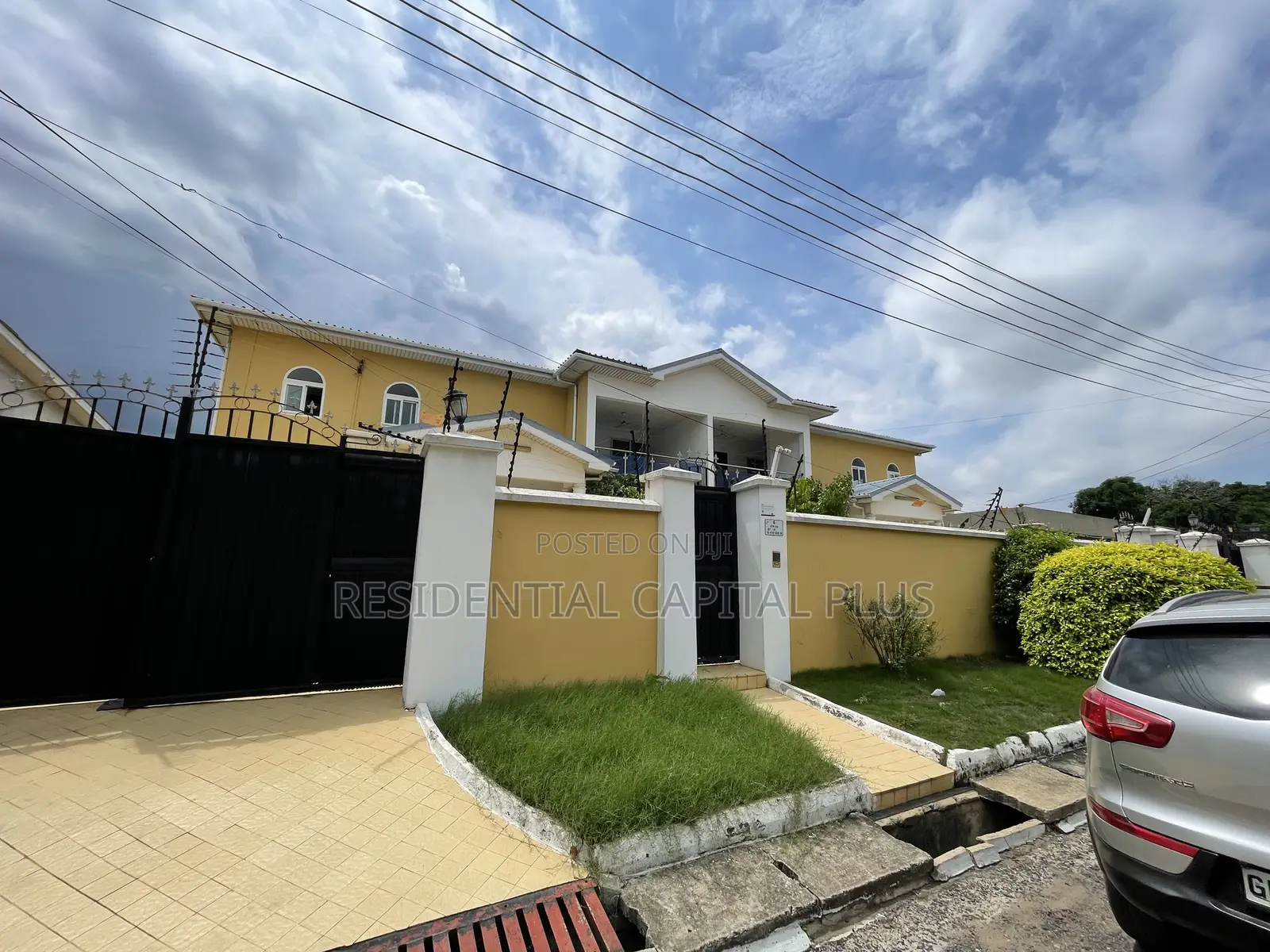 8bdrm House in Osu - Odwira Road for sale in Osu