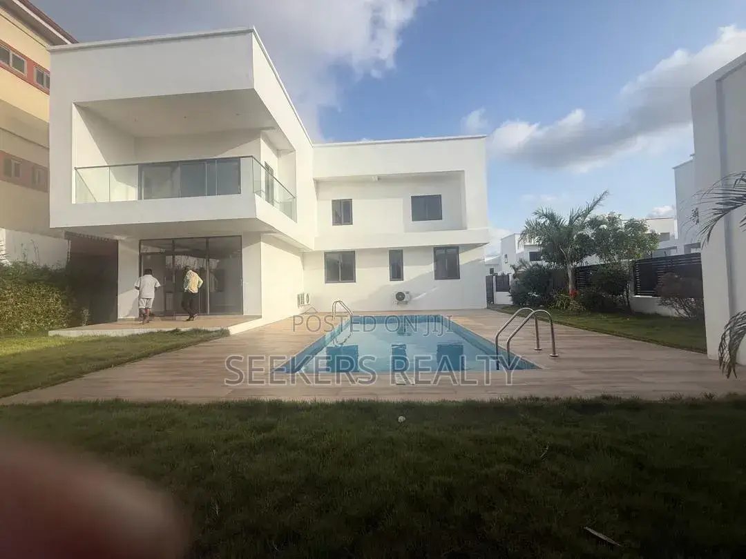 5bdrm Townhouse/Terrace in Seekers Realty, American House for sale in American House
