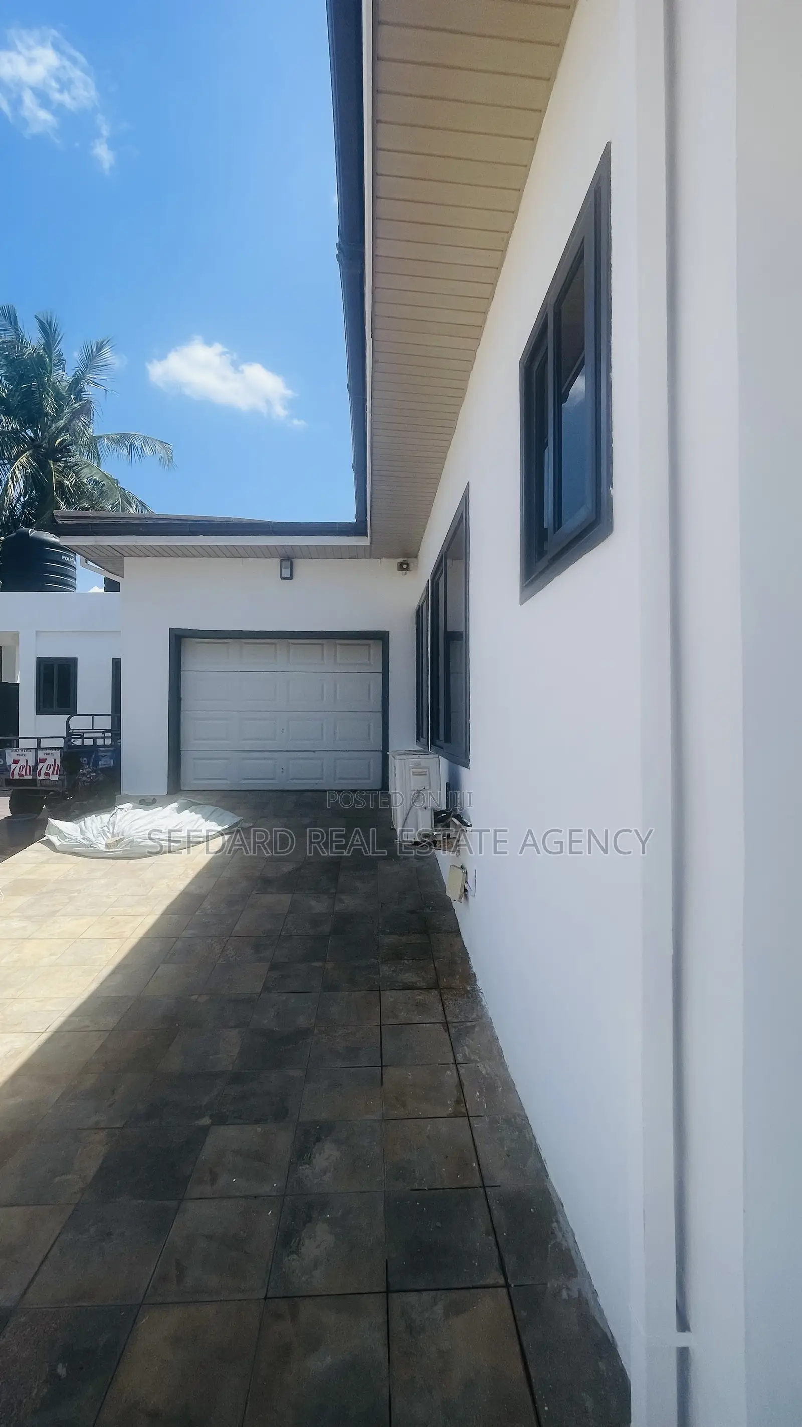 7bdrm House in Sefdard Properties, Achimota for sale in Achimota