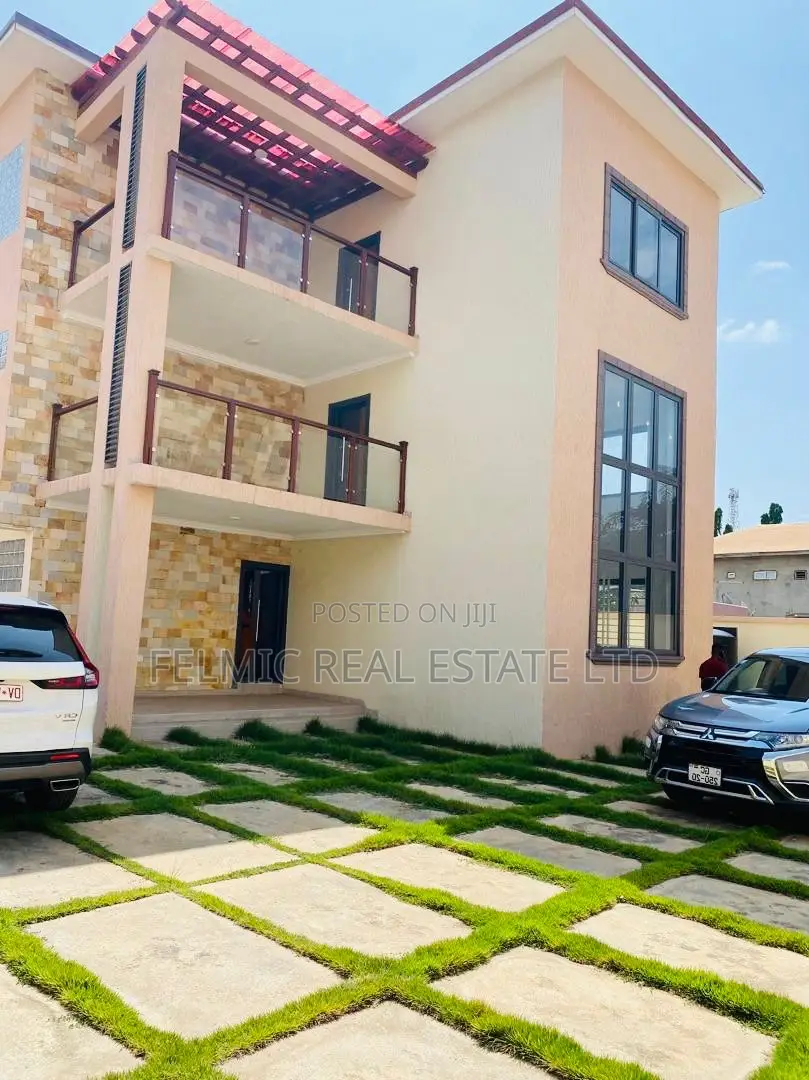 4bdrm Duplex in Felmic Real Estate, Mile 7 for sale in Mile 7