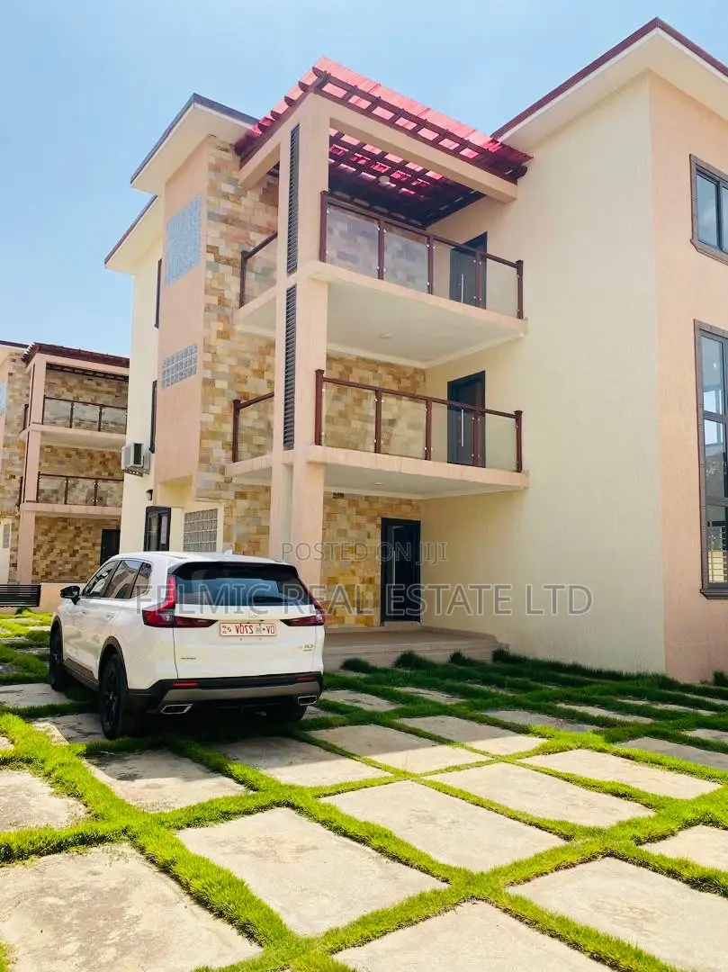 4bdrm Duplex in Felmic Real Estate, Mile 7 for sale in Mile 7