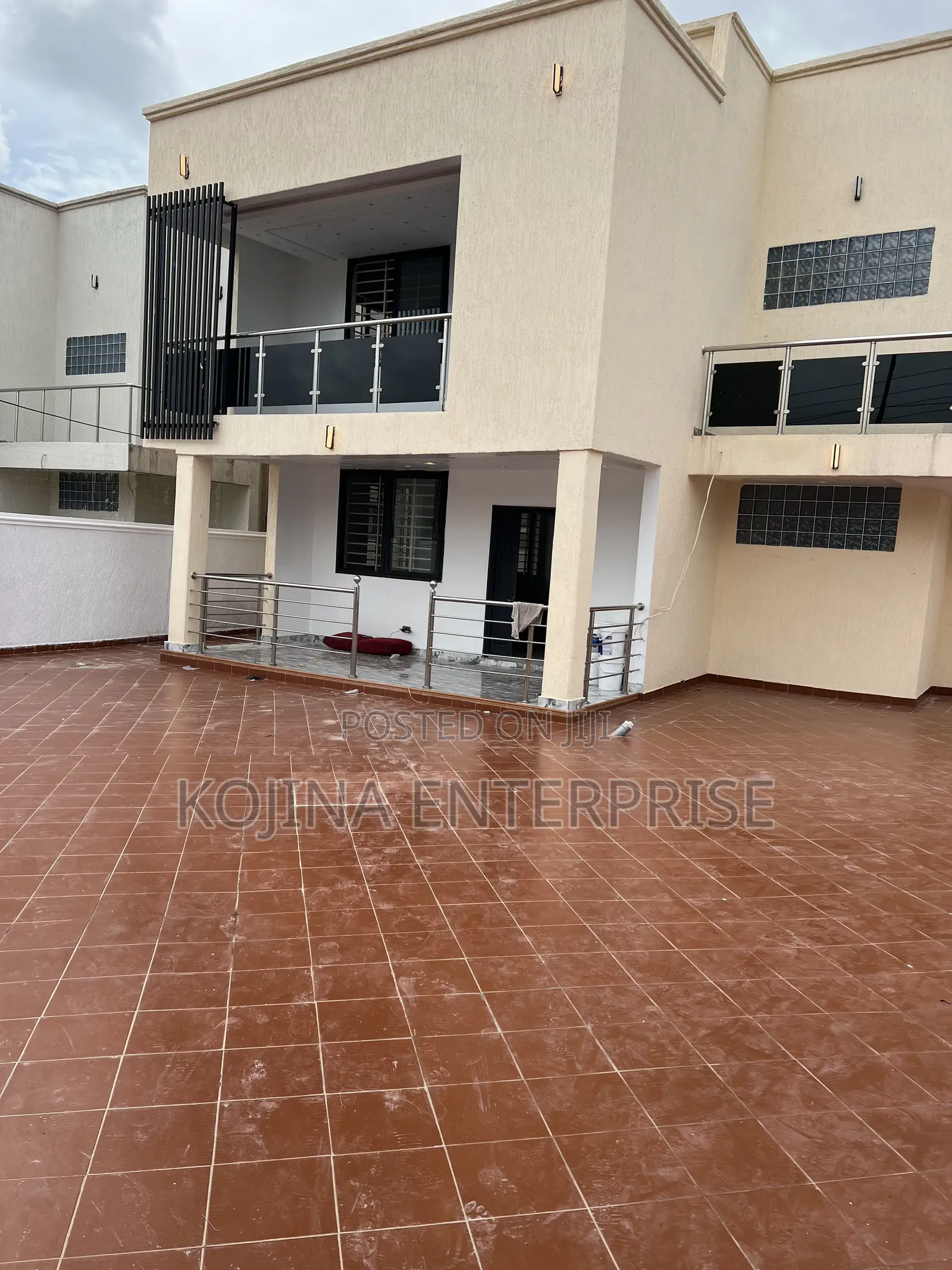 4bdrm Townhouse/Terrace in Daban New Site, Kumasi Metropolitan for sale in Kumasi Metropolitan