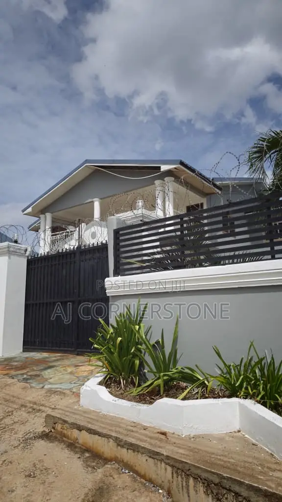6bdrm Mansion in Dome for sale in Dome