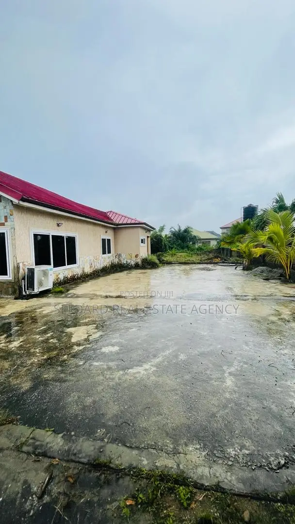 4bdrm House in Sefdard Properties, Amasaman for sale in Amasaman