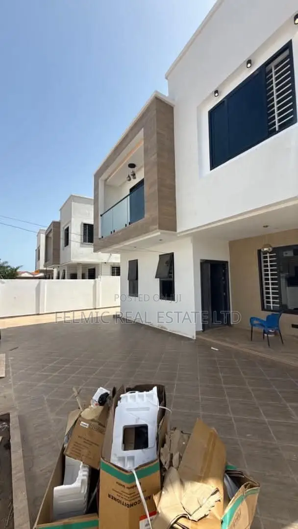 3bdrm Duplex in Felmic Real Estate, Baatsona Total for sale in Baatsona Total