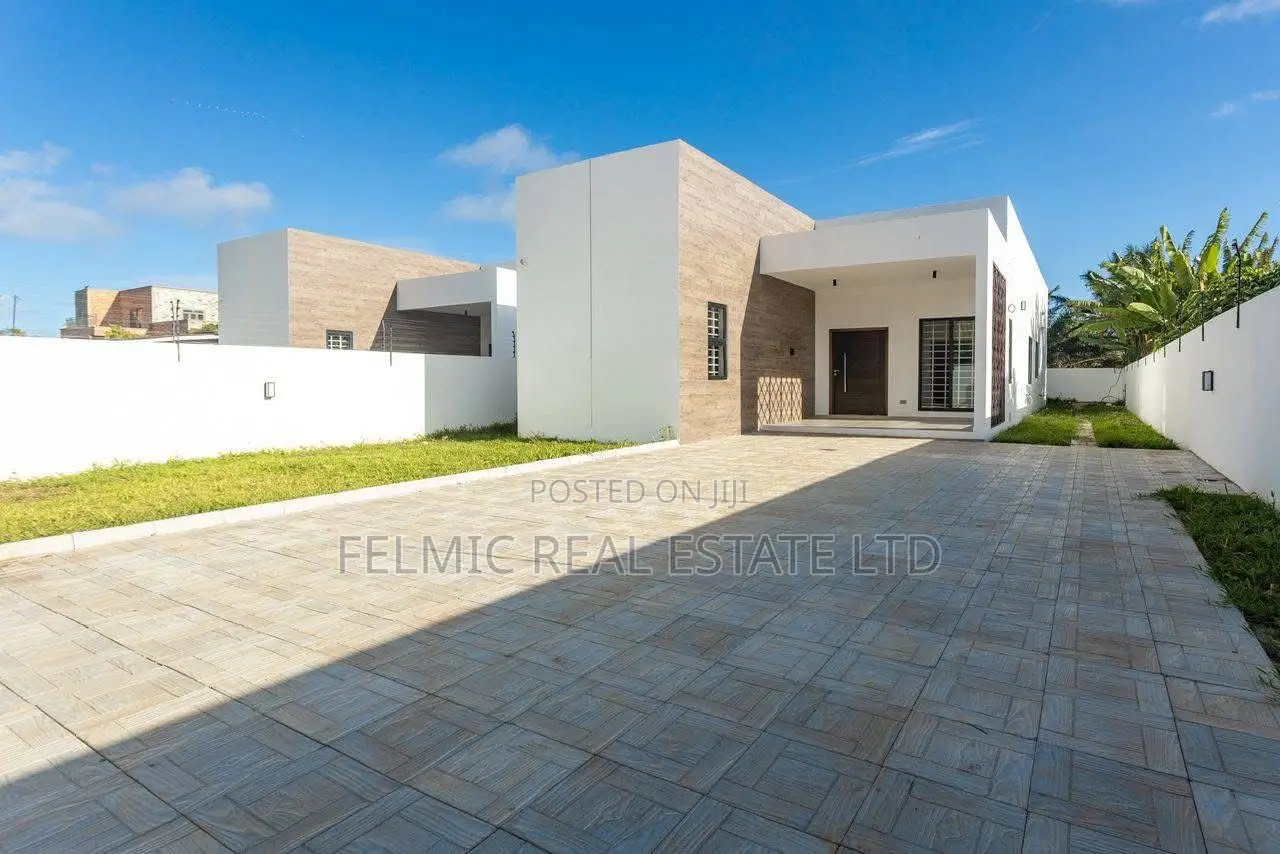 3bdrm House in Felmic Real Estate for sale in GREDA Estate