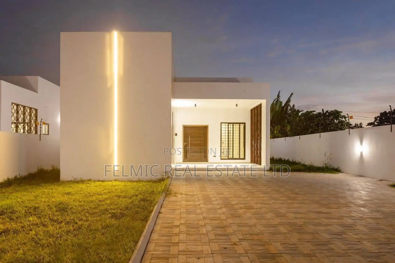 3bdrm House in Felmic Real Estate for sale in GREDA Estate